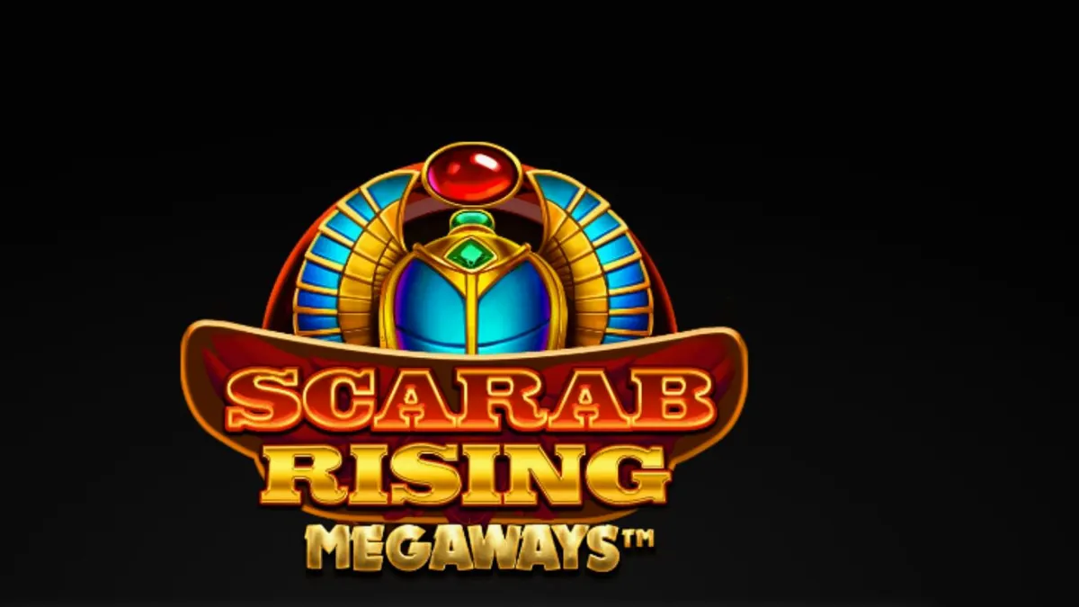 Pemandangan simbol Mesir kuno dan scarab emas dalam permainan slot Scarab Rising Megaways